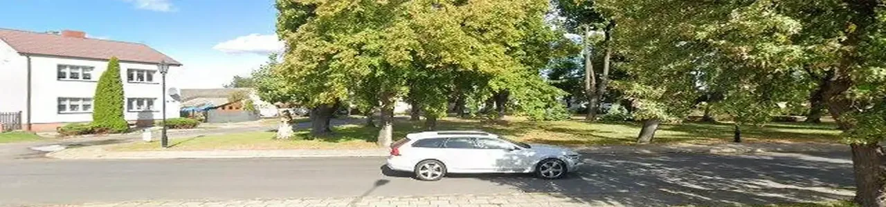 Zdjęcie placówki Banku Spółdzielczego w Iwanowicach przy Placu Kordeckiego.