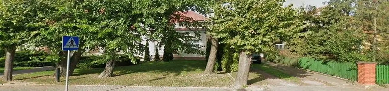 Zdjęcie placówki Banku Spółdzielczego przy ulicy Pyzderskiej w Lądku.