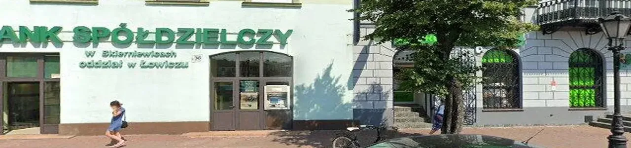 Zdjęcie jednej z placówek banku spółdzielczego w Łowiczu
