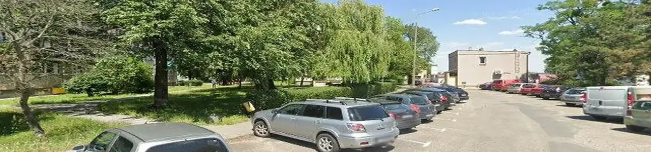 Zdjęcie placówki Banku Spółdzielczego w Luboniu przy ulicy Żabikowskiej.