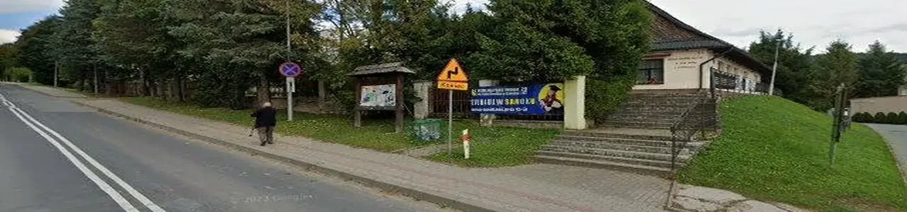 Zdjęcie placówki PKO Bank Polski przy ulicy Lutowiska w Lutowisku