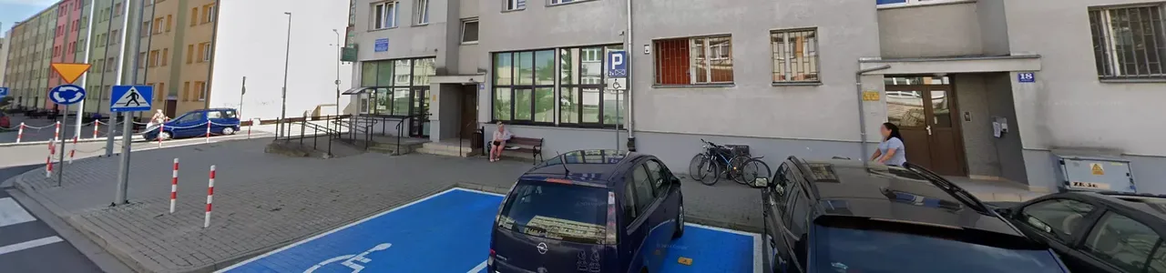 Zdjęcie placówki Banku Spółdzielczego przy ulicy Wittmanna w Lwówku.