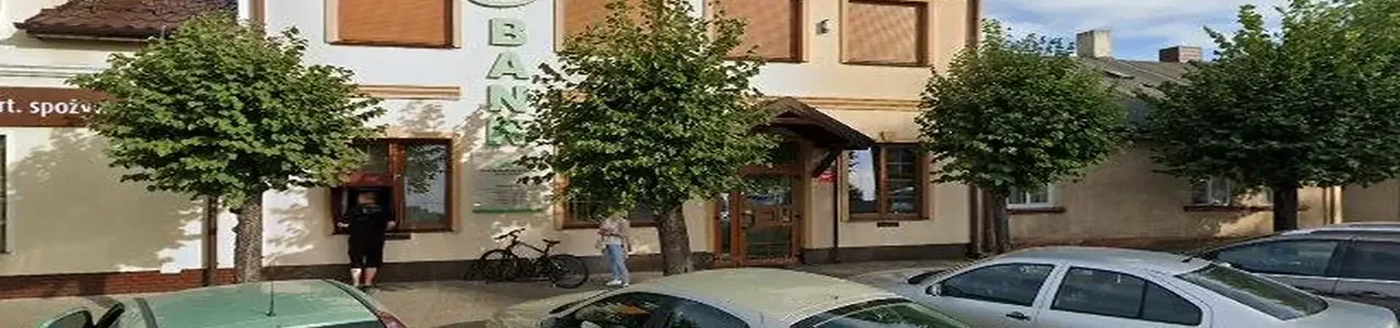 Zdjęcie placówki Banku Spółdzielczego w Rychwału przy ulicy Plac Wolności.