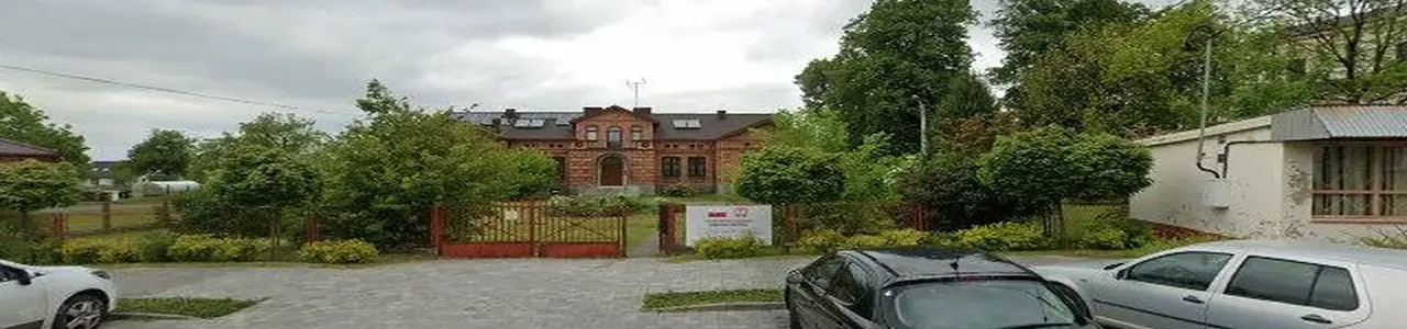 Zdjęcie placówki Banku Spółdzielczego w Rząśni, przy ulicy Kościuszki.