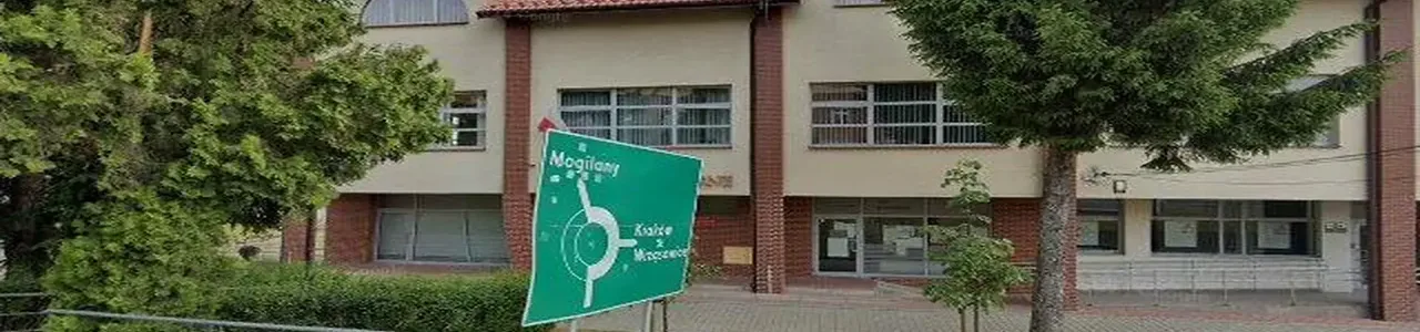 Zdjęcie placówki Banku Spółdzielczego przy ulicy Kazimierza Bruchnalskiego w Świątnikach Górnych