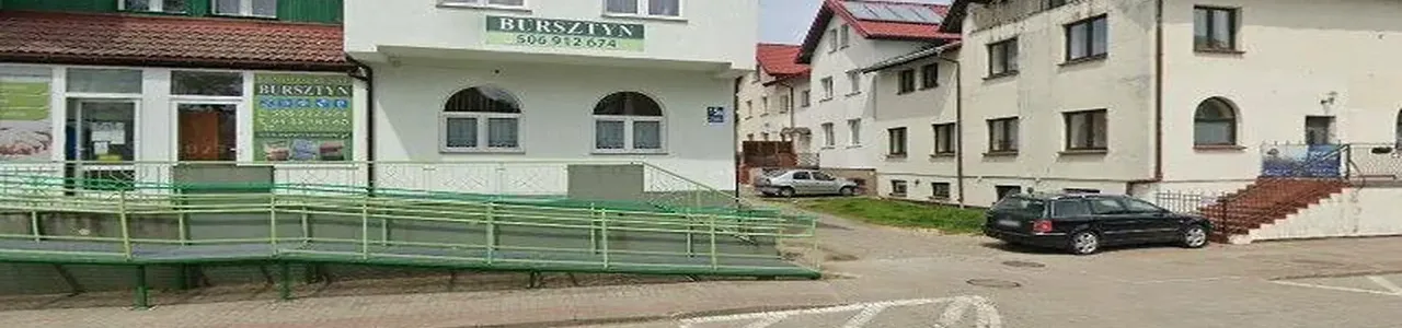 Zdjęcie placówki Banku Spółdzielczego w Ustroniu Morskim przy ulicy Wojska Polskiego.