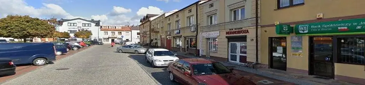 Zdjęcie jednej z placówek banku spółdzielczego w Warce