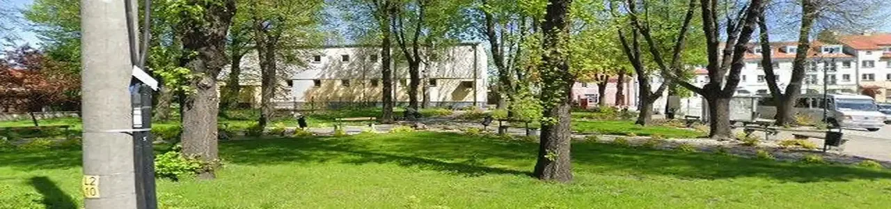 Zdjęcie placówki Banku Spółdzielczego w Wiązowie przy ulicy Kościelnej.