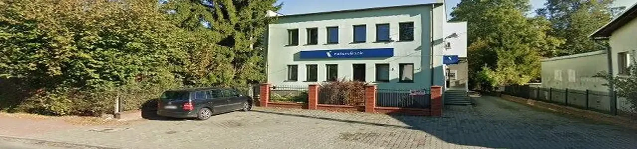 Zdjęcie placówki Banku Spółdzielczego w Wielgomłynach przy ulicy Krzetowskiej.