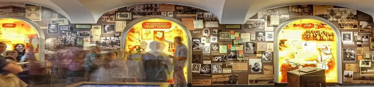 Zdjęcie placówki BNP Paribas Bank Polska S.A. przy Placu Jana Pawła II w Wadowicach