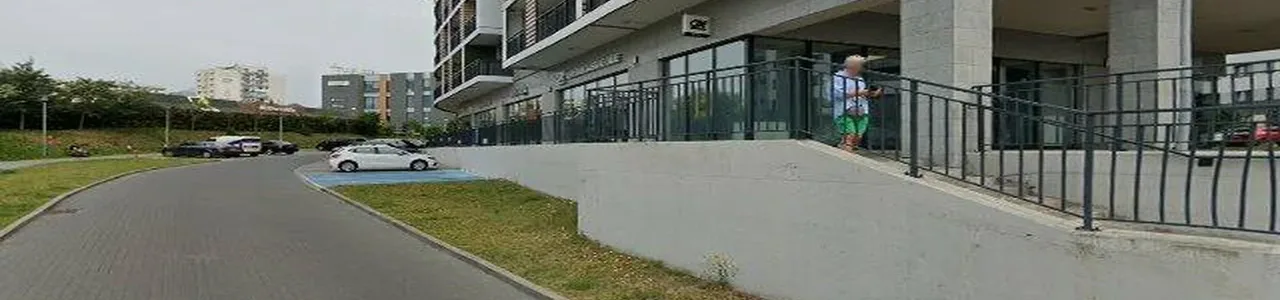 Zdjęcie jednej z placówek Credit Agricole w Gdańsku