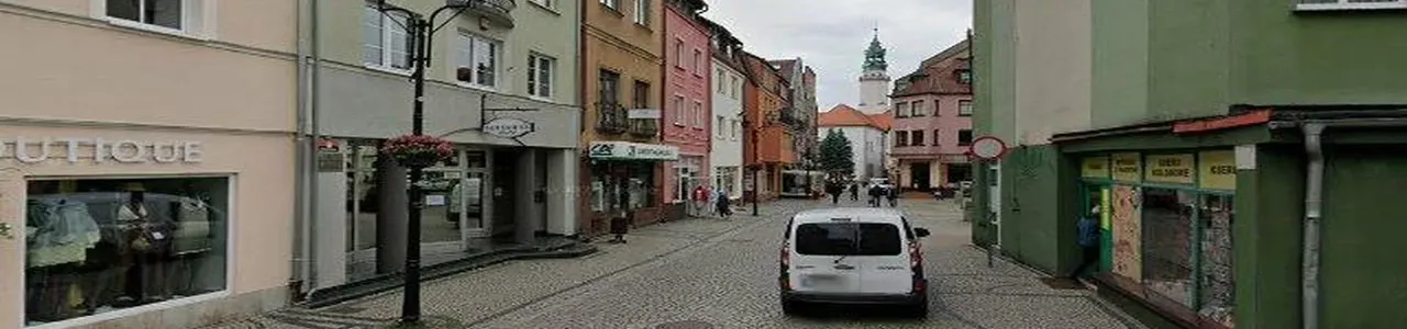 Zdjęcie placówki Credit Agricole przy ulicy Bracka w Lubaniu