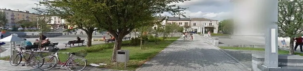 Zdjęcie placówki Credit Agricole przy ulicy Rynek w Ostrowcu Świętokrzyskim