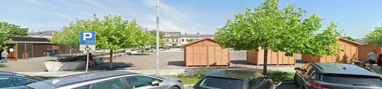 Zdjęcie placówki Credit Agricole przy placu Tadeusza Kościuszki w Tomaszowie Mazowieckim