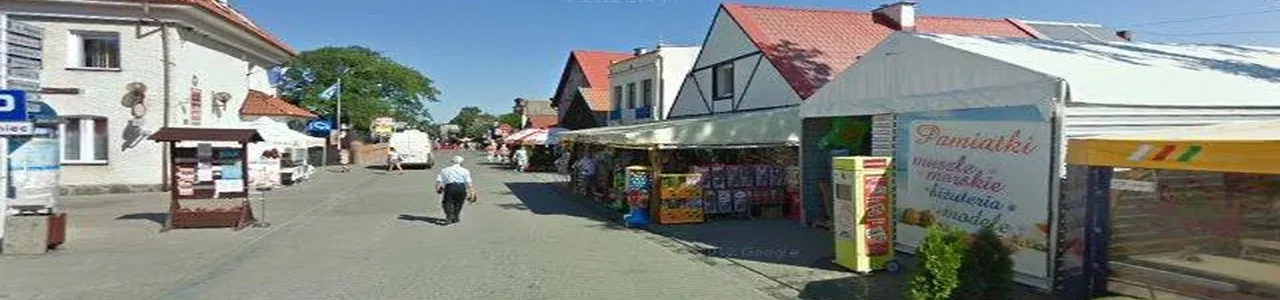 Zdjęcie placówki Banku Pekao w Helu przy ulicy Wiejskiej.