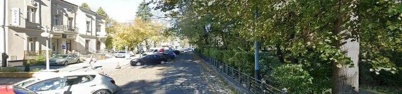 Zdjęcie placówki Banku Pekao w Jaśle przy ulicy Staszica.