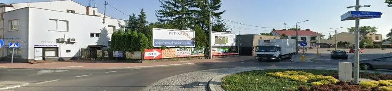 Zdjęcie placówki Banku Pekao w Karczewie przy ulicy Księdza Władysława Żaboklickiego