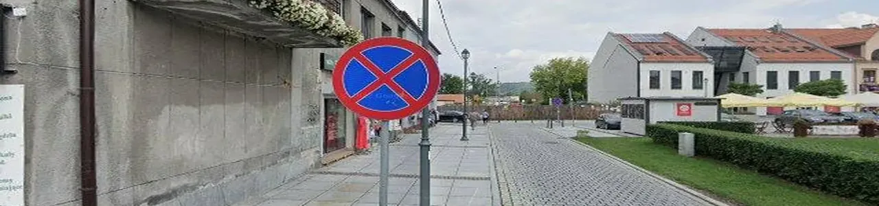 Zdjęcie placówki Banku Pekao przy ulicy Rynku w Krzeszowicach