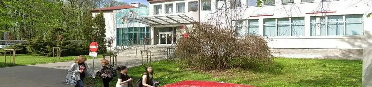 Zdjęcie placówki Banku Pekao w Olkuszu przy ulicy Kazimierza Wielkiego