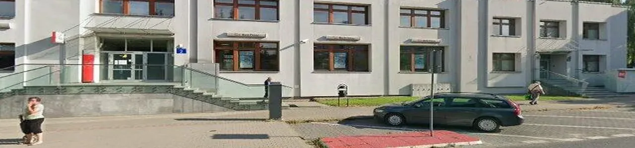 Zdjęcie placówki Banku Pekao w Piasecznie przy ulicy Jana Pawła II.