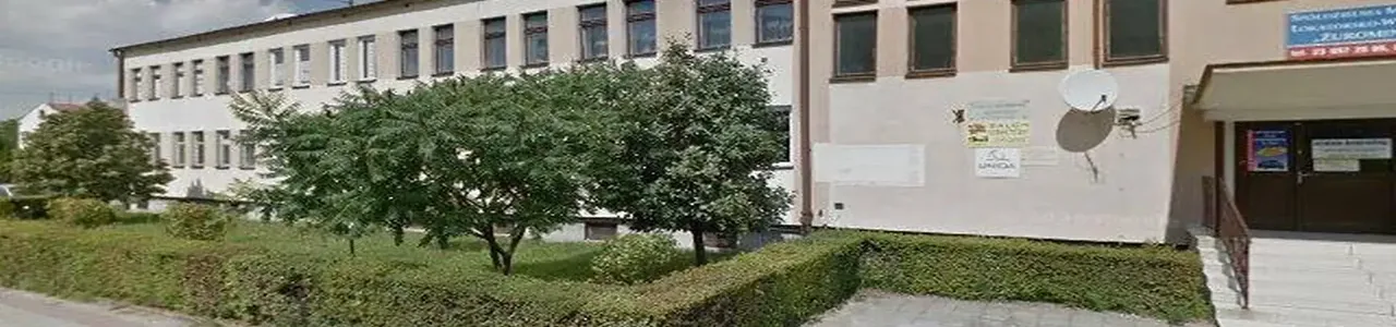 Zdjęcie placówki Banku Pekao w Żurominie przy ulicy Wyzwolenia.