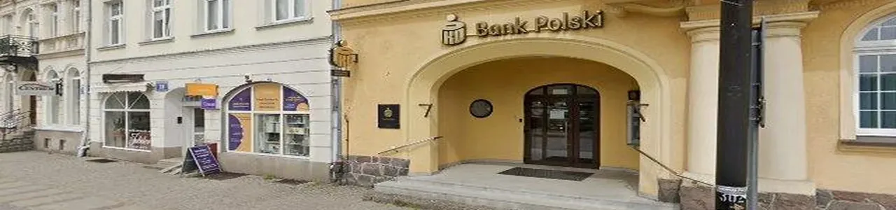 Zdjęcie placówki PKO Bank Polski przy placu Wolności w Białogardzie