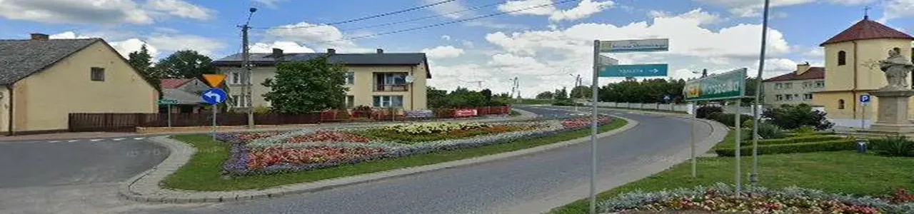 Zdjęcie placówki banku PKO Bank Polski przy placu Wolności w Drzewicy