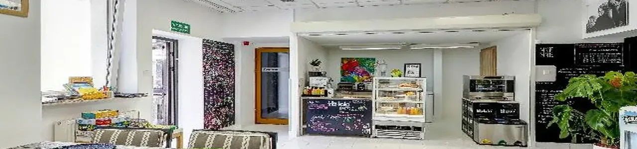 Zdjęcie placówki PKO Bank Polski przy ulicy 3 Maja w Izabelinie