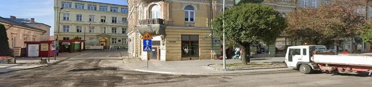 Zdjęcie placówki banku PKO Bank Polski przy ulicy Grunwaldzka w Jarosławiu