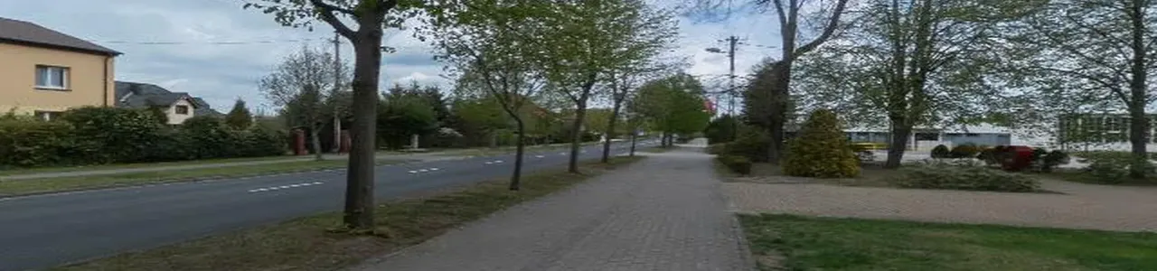 Zdjęcie placówki banku PKO Bank Polski przy ulicy Szkolnej w Kobylance