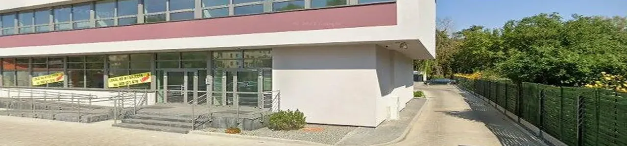 Zdjęcie placówki PKO Bank Polski przy placu 29 Listopada w Kutnie