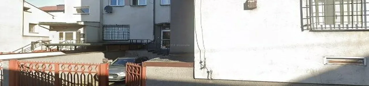 Zdjęcie placówki banku PKO Bank Polski przy placu Dekerta w Lipnie