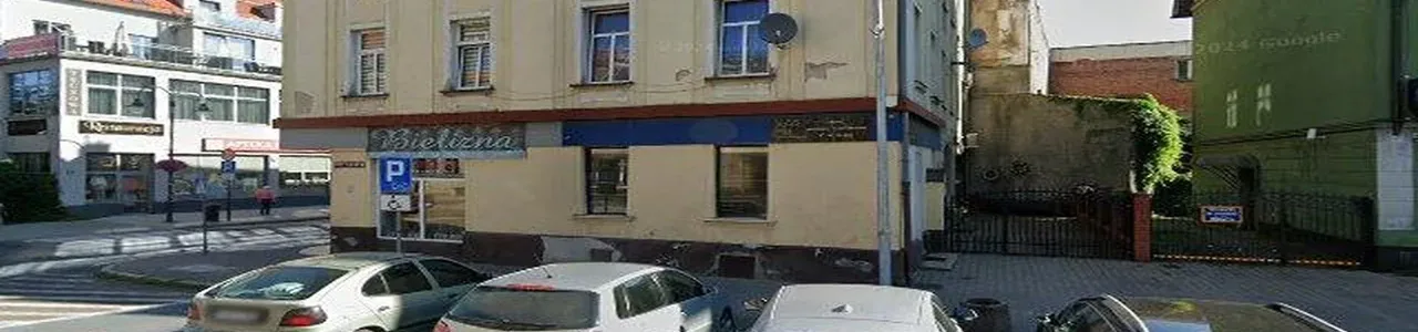 Zdjęcie placówki PKO Bank Polski przy ulicy 3 Maja w Lubaniu