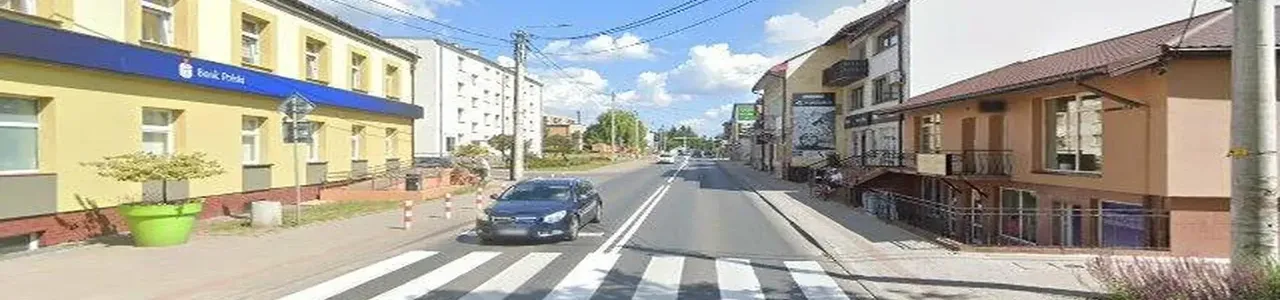 Zdjęcie placówki banku PKO Bank Polski przy ulicy Stanisława Moniuszki w Makowie Mazowieckim