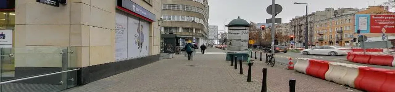 Zdjęcie placówki banku PKO Bank Polski przy ulicy Niepodległości w Okonku