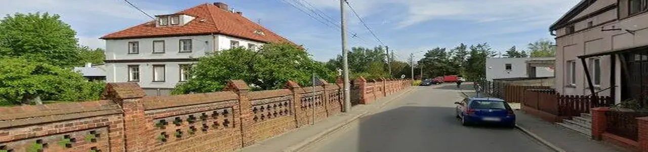 Zdjęcie placówki banku PKO Bank Polski przy ulicy Św. Jana Pawła II w Żmigrodzie