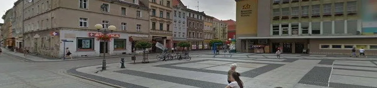 Zdjęcie jednej z placówek banku Santander w Brzegiem