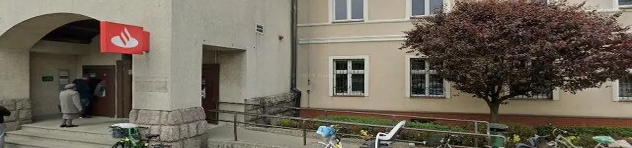 Zdjęcie jednej z placówek banku Santander w Kępnie