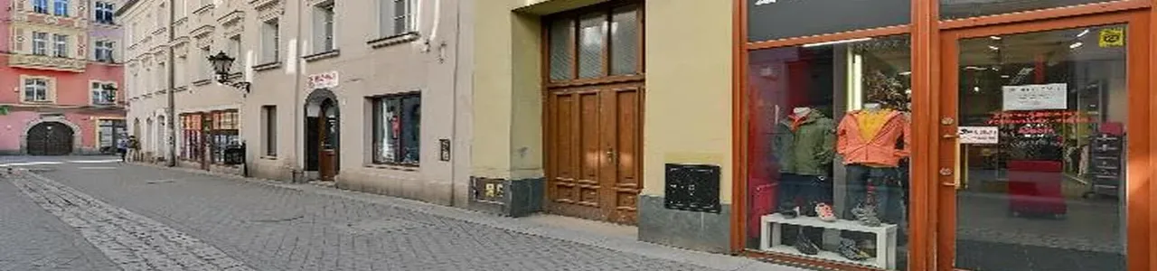 Zdjęcie jednej z placówek banku Santander w Kłodzku