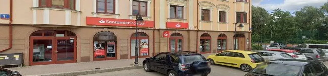 Zdjęcie placówki Santander przy ulicy Wilanowskiej w Konstancinie-Jeziornie
