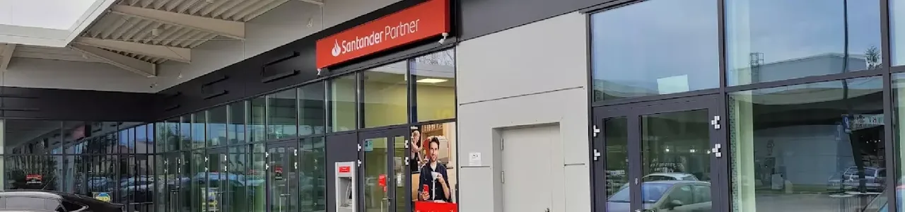 Zdjęcie placówki Santander przy ulicy Warszawska w Łomiankach
