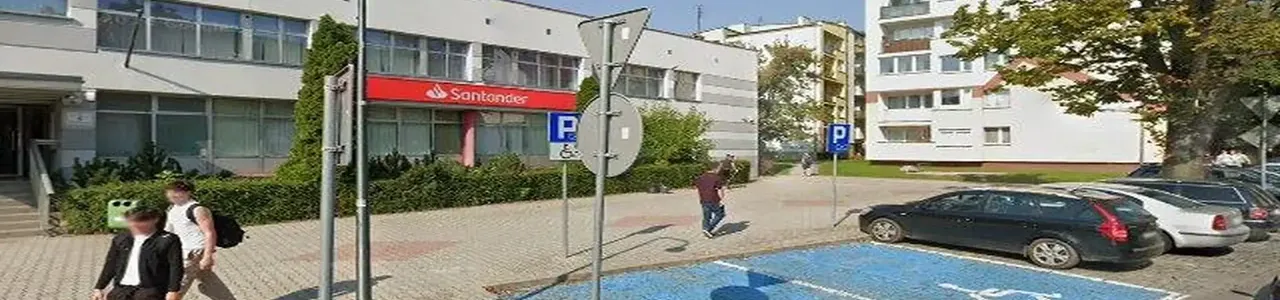 Zdjęcie jednej z placówek banku Santander w Lubinie
