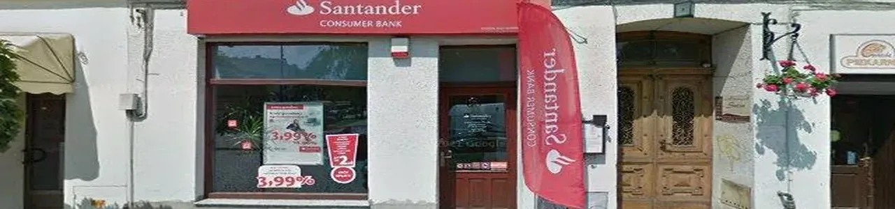 Zdjęcie jednej z placówek banku Santander w Nowym Tomyślu