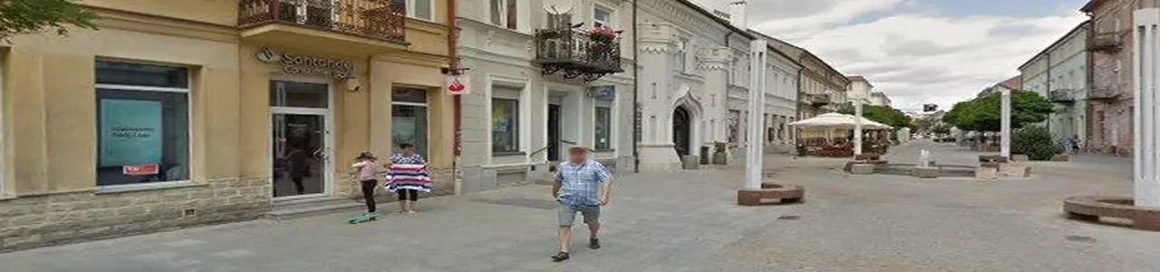 Zdjęcie jednej z placówek banku Santander w Płocku