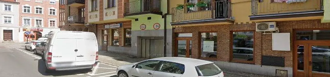 Zdjęcie jednej z placówek banku Santander w Trzebnicy