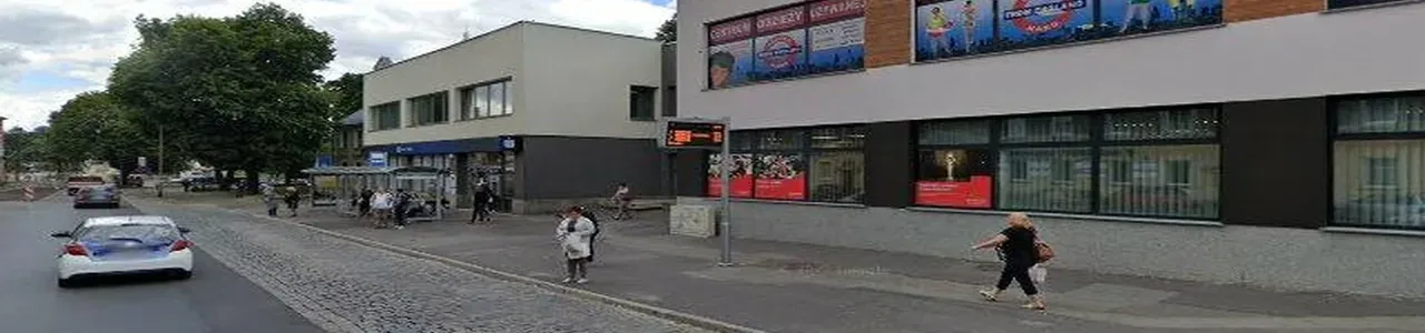 Zdjęcie jednej z placówek banku Santander w Wałbrzychu