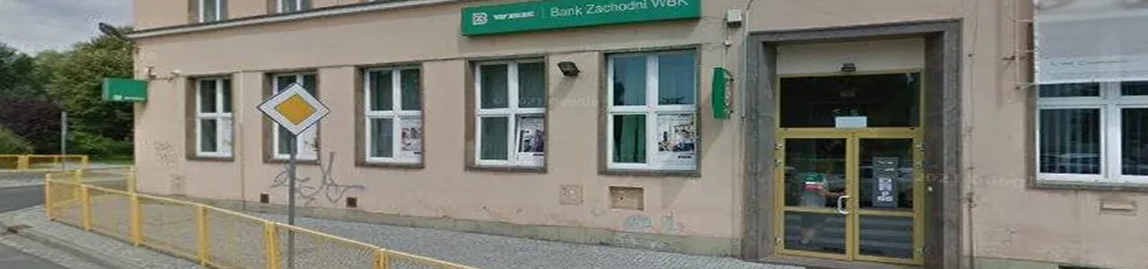 Zdjęcie jednej z placówek banku Santander w Żaganiu