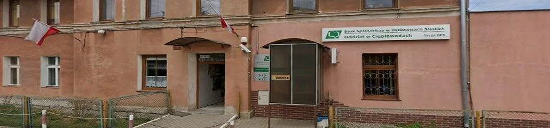 Zdjęcie placówki Banku Spółdzielczego przy ulicy A. Mickiewicza w Ciepłowodach