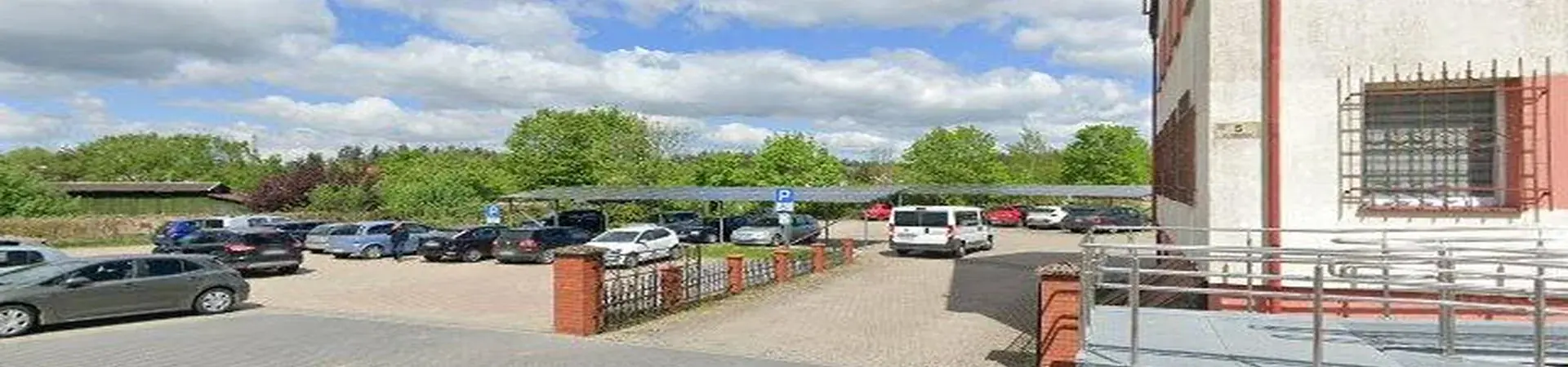 Zdjęcie placówki Banku Spółdzielczego w Czarnej Dąbrówce przy ulicy Gdańskiej w Czarnej Dąbrówce