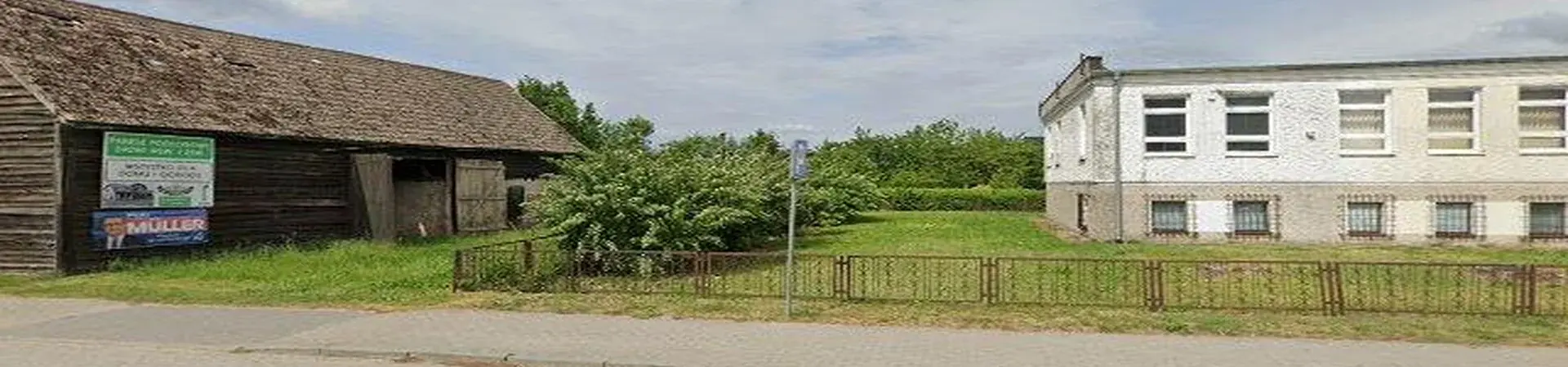 Zdjęcie placówki Banku Spółdzielczego w Konarzynach przy ulicy Szkolnej.